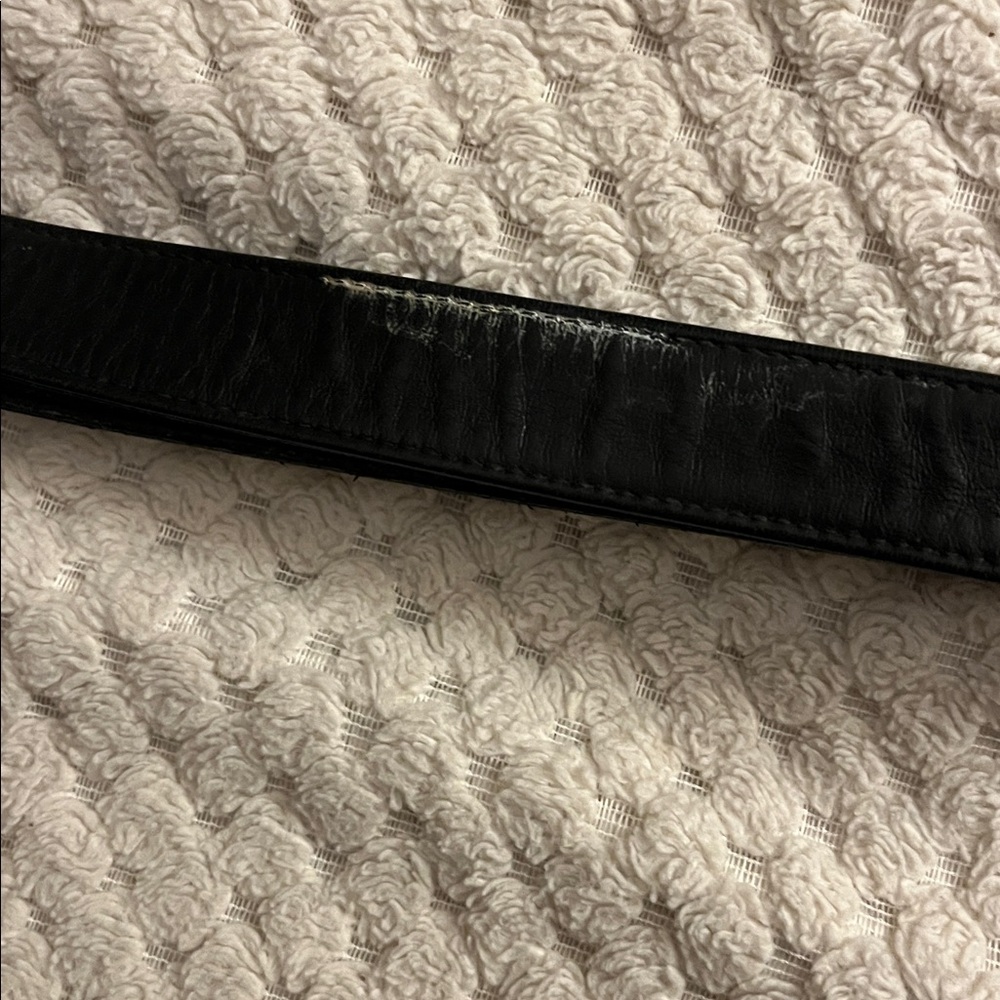 CHANEL Black bag with Gold Details - Picture 4 of 11